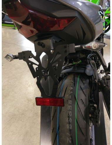 Support de plaque V PARTS noir Kawasaki ZX-6R Support de plaque V PARTS noir Kawasaki ZX-6R