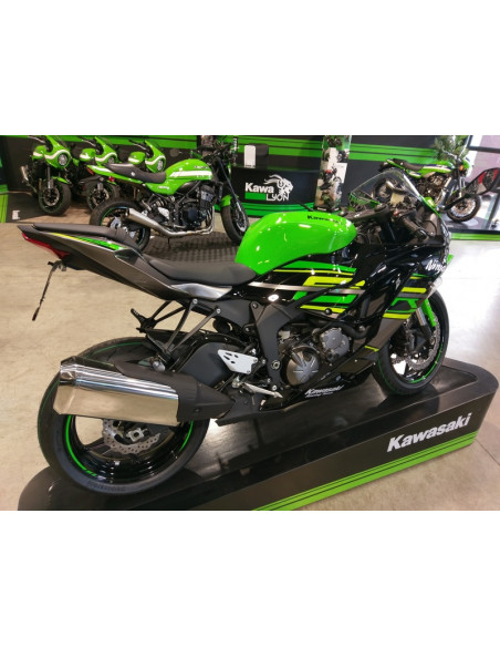 Support de plaque V PARTS noir Kawasaki ZX-6R Support de plaque V PARTS noir Kawasaki ZX-6R