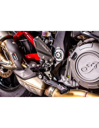 Commandes reculées ajustables GILLES TOOLING RCT10GT noir/argent Indian FTR 1200