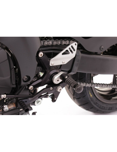 Commandes reculées ajustables GILLES TOOLING RCT10GT noir Suzuki SV650