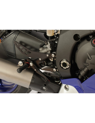Commandes reculées GILLES TOOLING FXR noir Yamaha YZF-R6