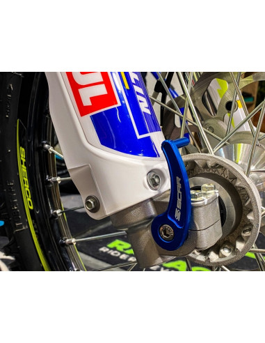 Tire-axe avant SCAR bleu Sherco