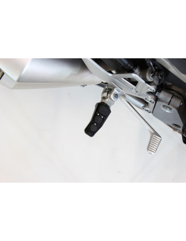 Repose-pieds GILLES TOOLING Touring noir Yamaha Tracer 700