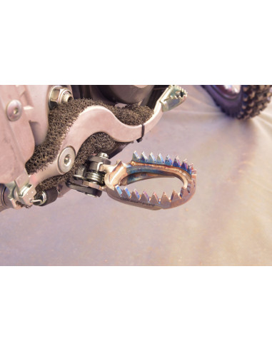 Repose-pieds SCAR anti-boue titane Honda CR/CRF Repose-pieds SCAR anti-boue titane Honda CR/CRF