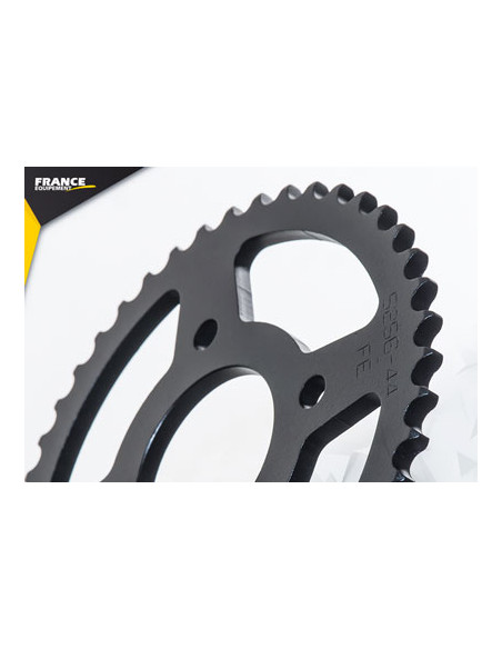 CB.125.F '17/18 15X44 RK428FEX GLR.125 (JC74A)