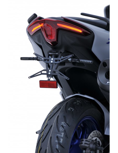 SUPMAX EVO Support de plaque + platine aluminium noir avec Support blinker pour TMAX 560 