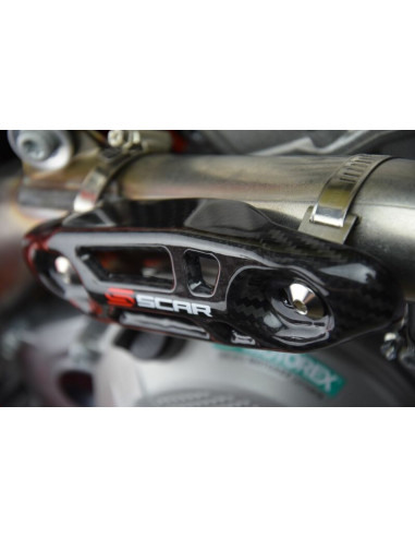 Protection échappement SCAR universelle carbone Protection échappement SCAR universelle carbone
