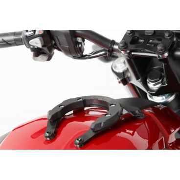 Kit adaptable pour fixation de...