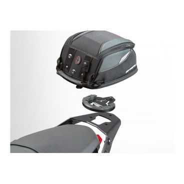 Kit adaptable pour fixation de...