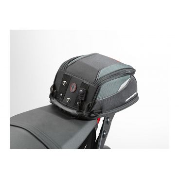 Kit adaptable pour fixation de...