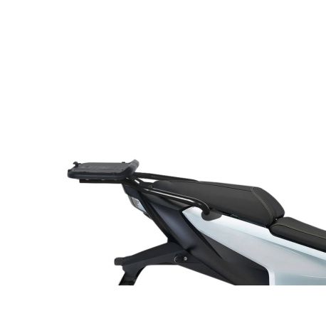 Porte paquet Shad Top Master BMW C Evolution Electric 2017 2019 sans top case gros plan Porte paquet Shad Top Master BMW C Evolution Electric 2017 2019 sans top case gros plan